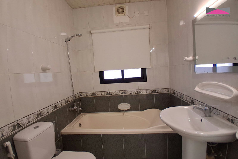 SPACIOUS 3 BEDROOM COMPOUND VILLA | JURDAB β Slide 8