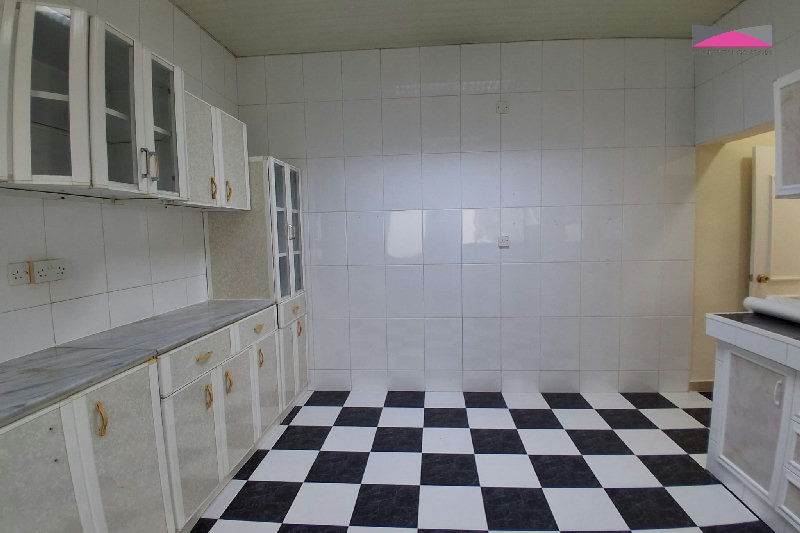 SPACIOUS 3 BEDROOM COMPOUND VILLA | JURDAB β Slide 6