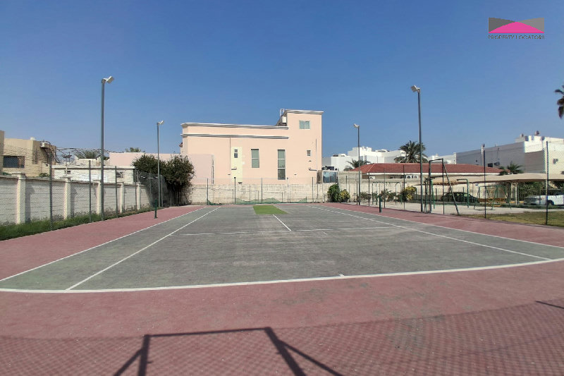 SPACIOUS 3 BEDROOM COMPOUND VILLA | JURDAB β Slide 15