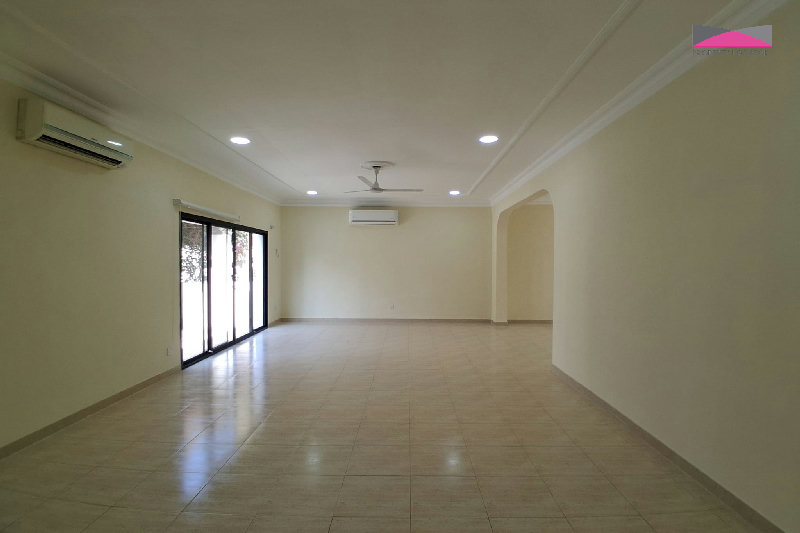 SPACIOUS 3 BEDROOM COMPOUND VILLA | JURDAB β Slide 4