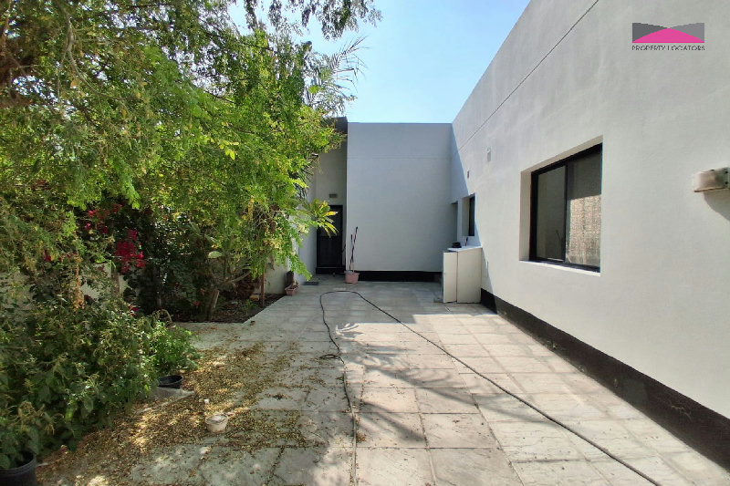 SPACIOUS 3 BEDROOM COMPOUND VILLA | JURDAB β Slide 13