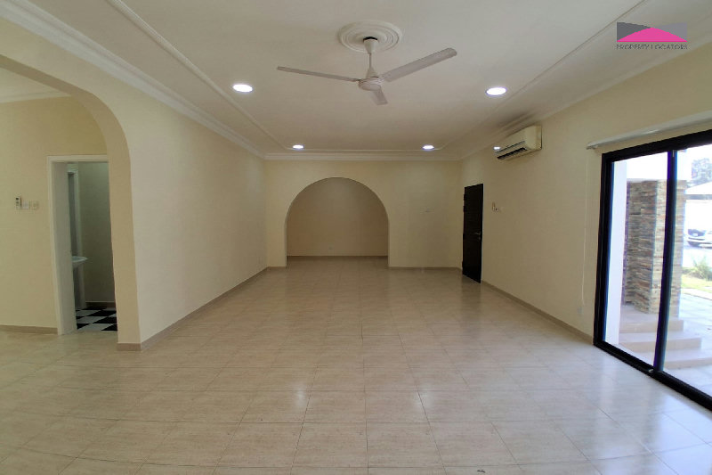 SPACIOUS 3 BEDROOM COMPOUND VILLA | JURDAB β Slide 2