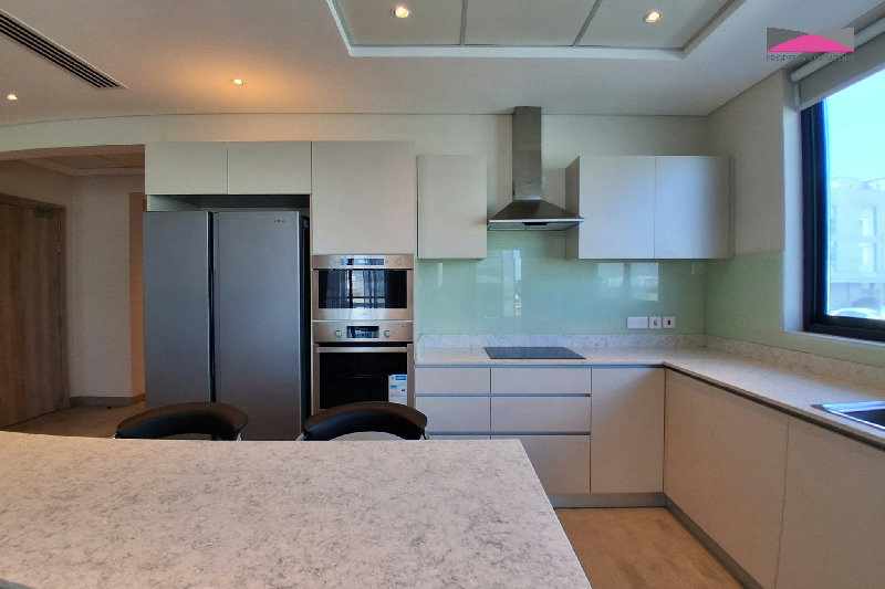 Contemporary Ground Floor 2 Bedroom Apartment with Outdoor Space in Saar β Slide 4