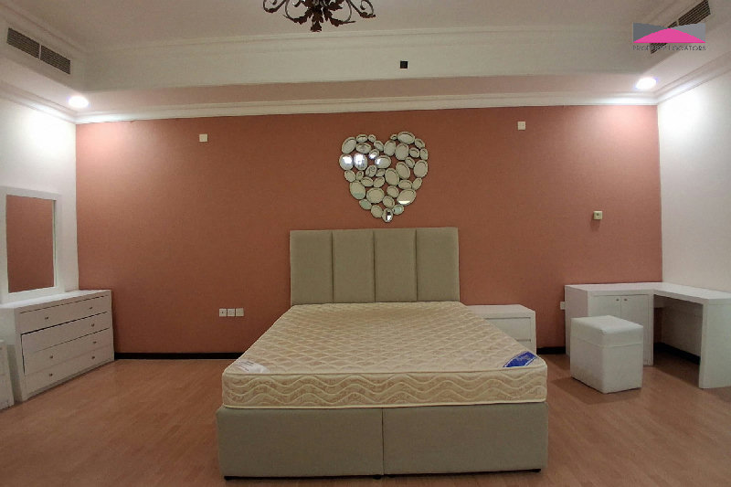 Exceptional 4-Bedroom Compound Villa for Rent in Janabiyah, Bahrain – Slide 11