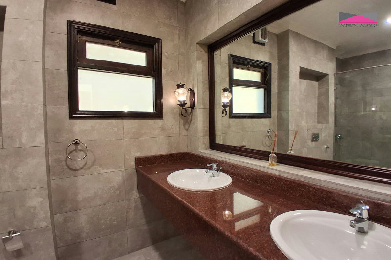 Exceptional 4-Bedroom Compound Villa for Rent in Janabiyah, Bahrain – Slide 12