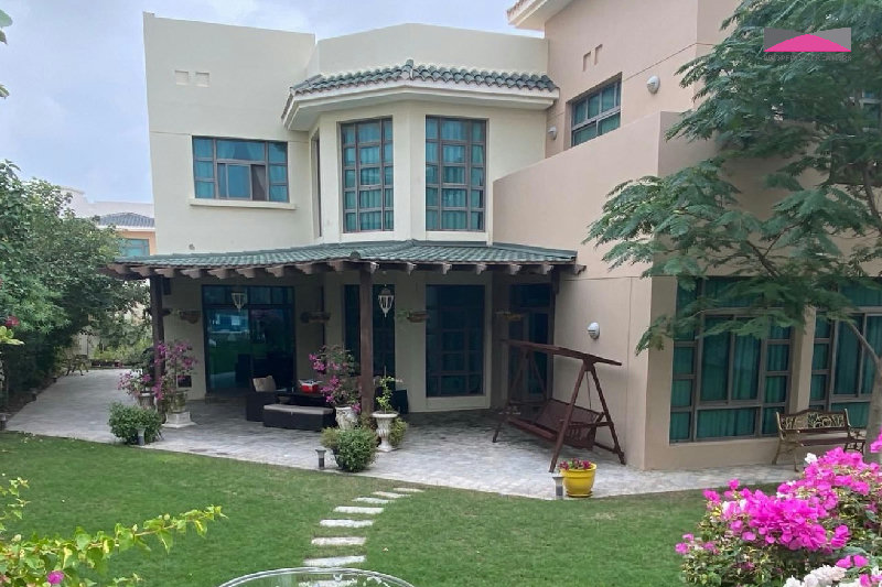 Spacious Villa with Additional Land - View 2