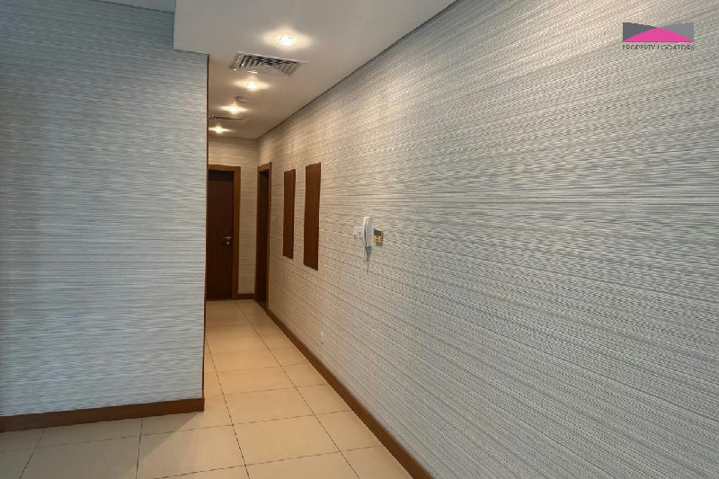 Spacious Villa with Additional Land – Slide 3