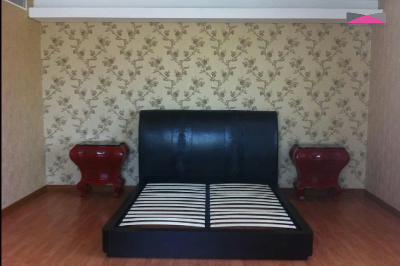 Spacious Villa with Additional Land – Slide 9