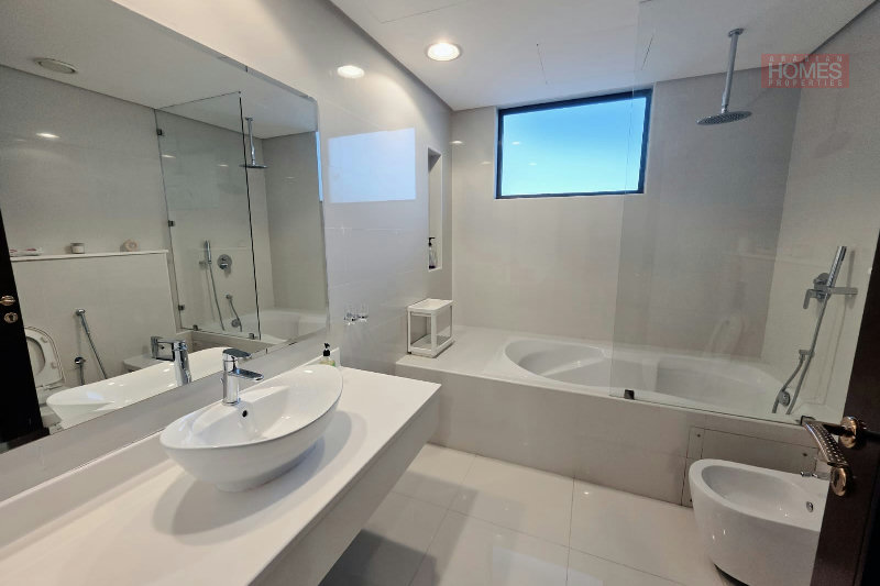 AMAZING BALCONY PET FREE NEW APARTMENT & FURNITURE  – Slide 16