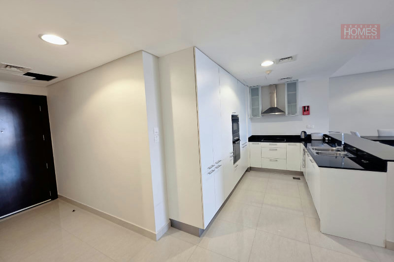 AMAZING BALCONY PET FREE NEW APARTMENT & FURNITURE  – Slide 4