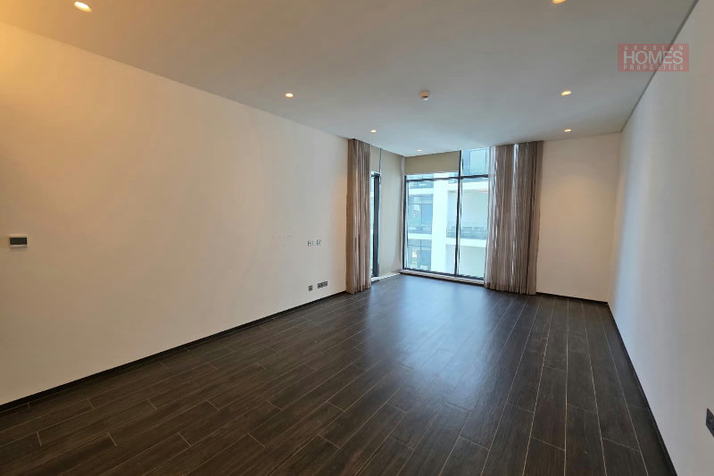 SEA VIEW BALCONY PET FREE SPACIOUS IN & OUT FACILITIES – Slide 7