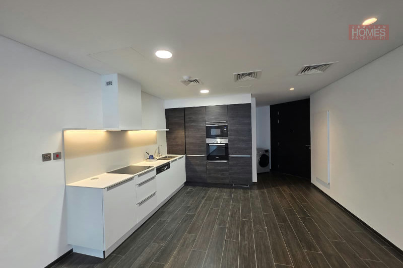 SEA VIEW BALCONY PET FREE SPACIOUS IN & OUT FACILITIES – Slide 6