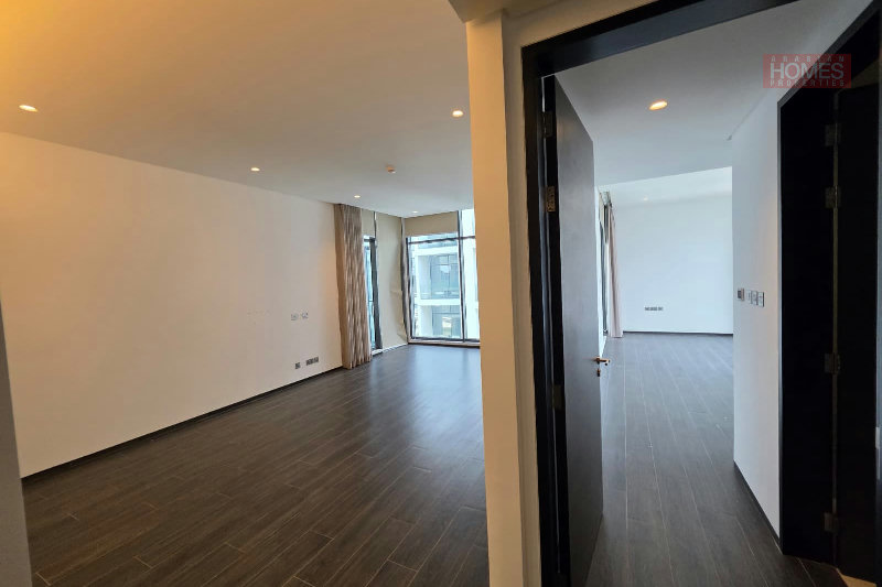 SEA VIEW BALCONY PET FREE SPACIOUS IN & OUT FACILITIES – Slide 9