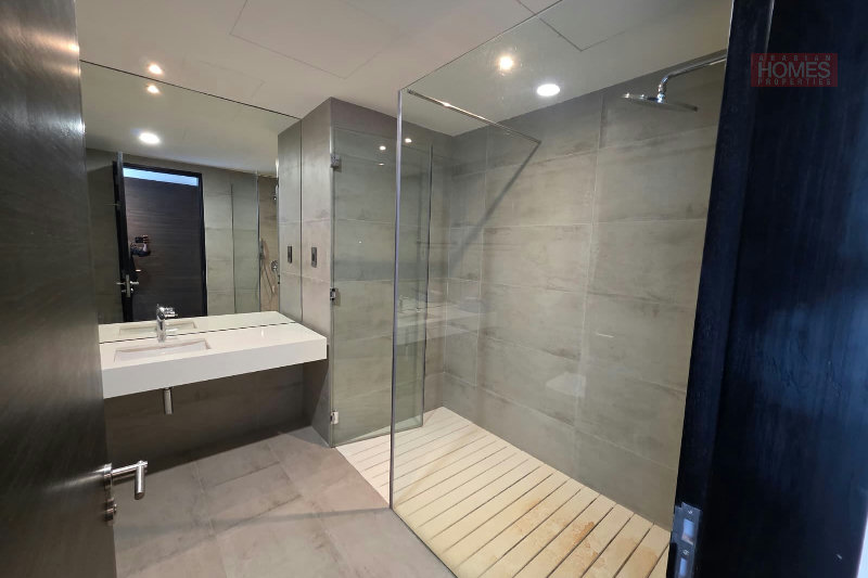 SEA VIEW BALCONY PET FREE SPACIOUS IN & OUT FACILITIES – Slide 16