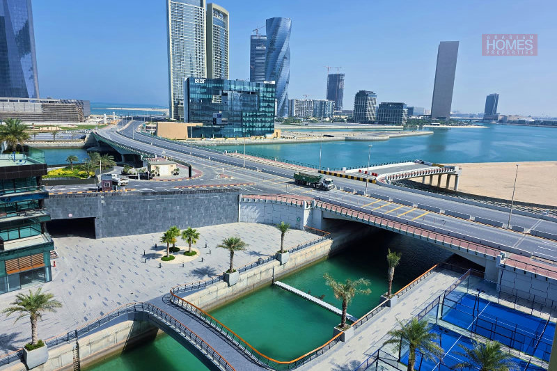 SEA VIEW BALCONY STORAGE/LAUNDRY ROOM JOGGING TRACK  – Slide 1