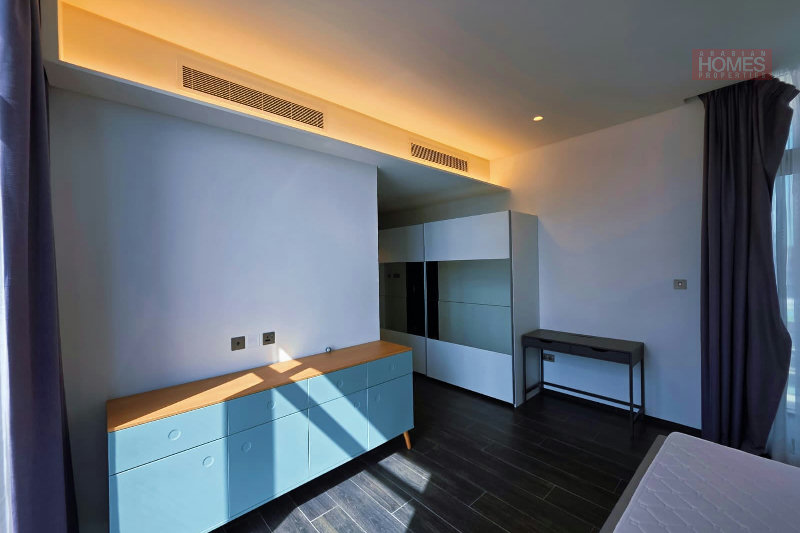 SEA VIEW BALCONY STORAGE/LAUNDRY ROOM JOGGING TRACK  – Slide 19