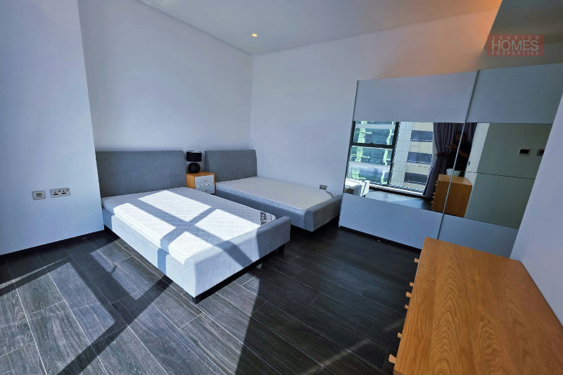 SEA VIEW BALCONY STORAGE/LAUNDRY ROOM JOGGING TRACK  – Slide 25