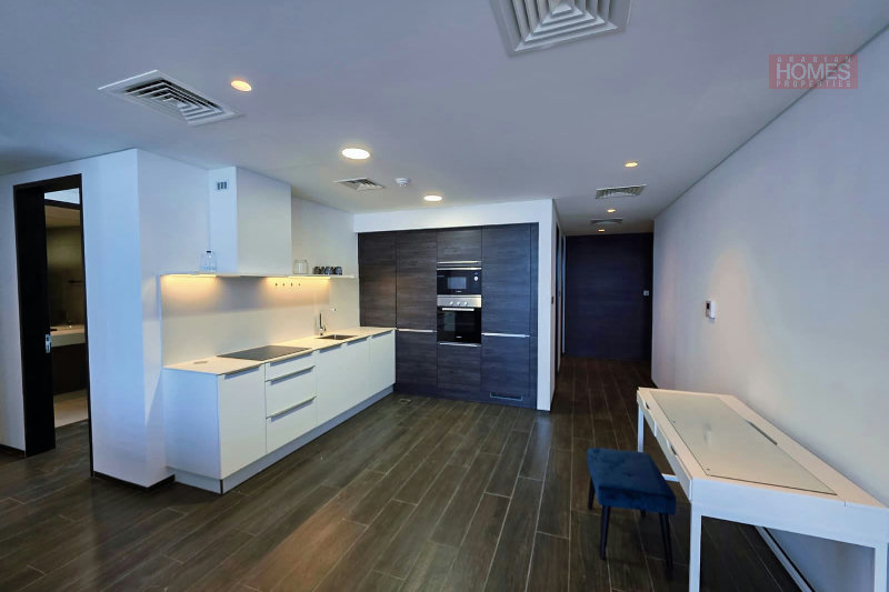 SEA VIEW BALCONY STORAGE/LAUNDRY ROOM JOGGING TRACK  – Slide 5