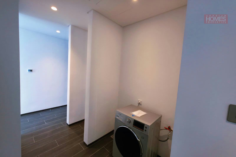 PET FREE BALCONY LAUNDRY & STORAGE AREA UNLIMITED INTERNET – Slide 7