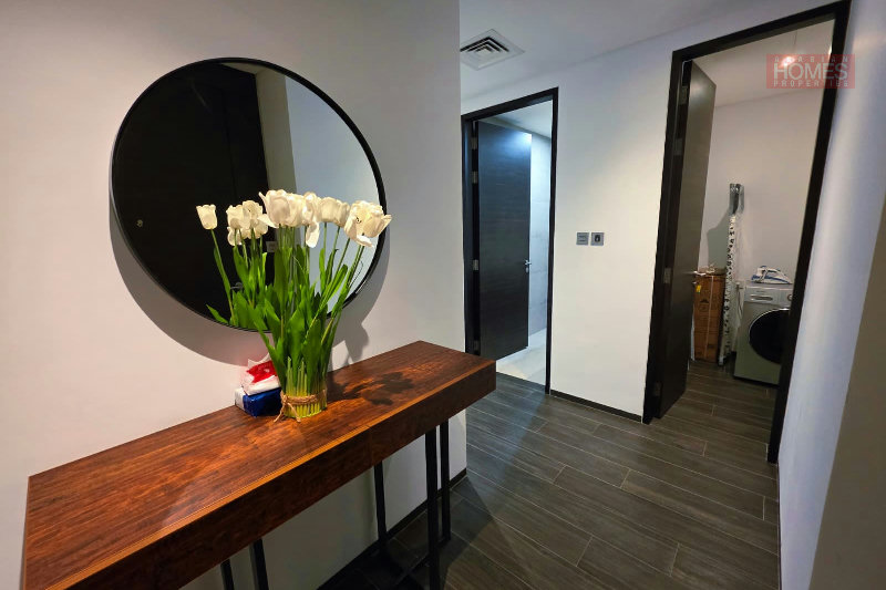 OFFER PRICE 2 SEAVIEW BALCONIES LAUNDRY/STORAGE ROOM – Slide 5