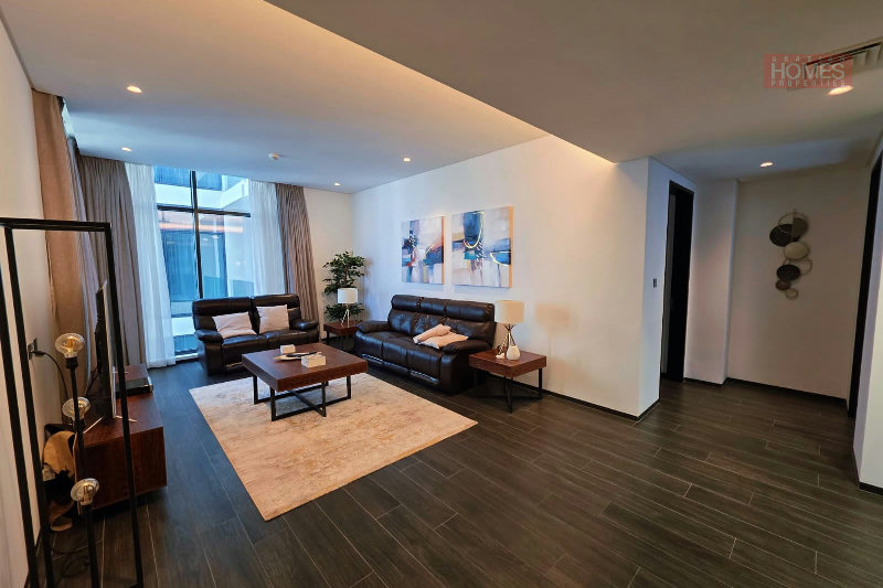 OFFER PRICE 2 SEAVIEW BALCONIES LAUNDRY/STORAGE ROOM – Slide 6