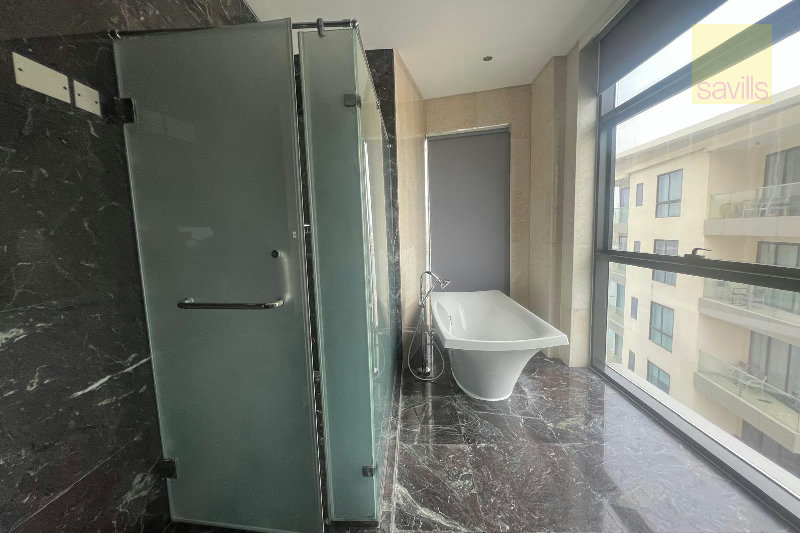 Luxury 4 bedroom + maid room Apartment  – Slide 8