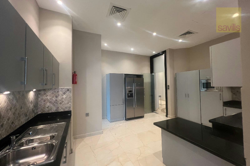 Luxury 4 bedroom + maid room Apartment  – Slide 4