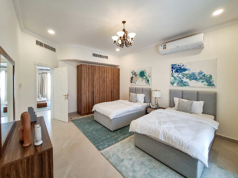 Newly Renovated | Fully Furnished | Modern – Slide 11