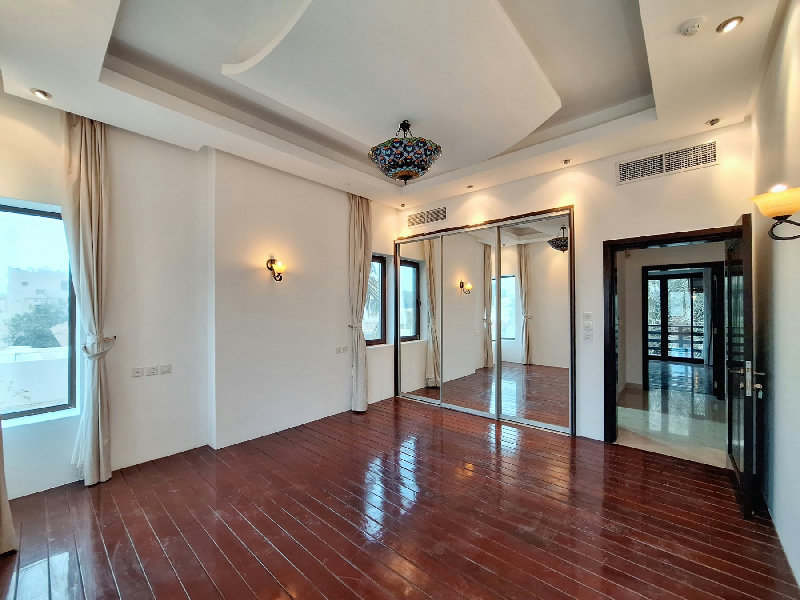 UNIQUE THAI-STYLE VILLA NEAR SAAR MALL  – Slide 10