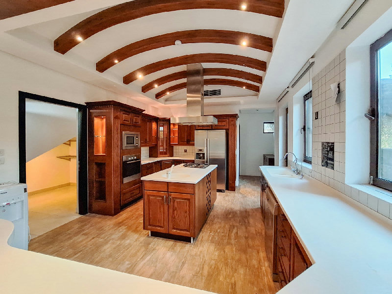 UNIQUE THAI-STYLE VILLA NEAR SAAR MALL  – Slide 7