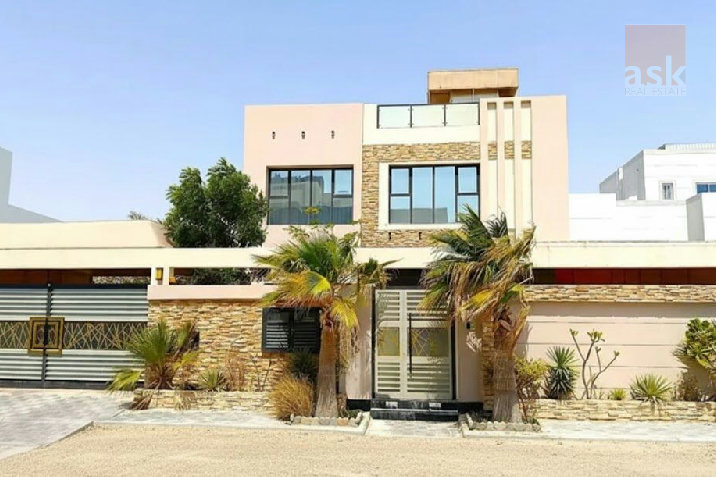 للبيع فيلا فاخرة في منطقة جو  – Slide 1