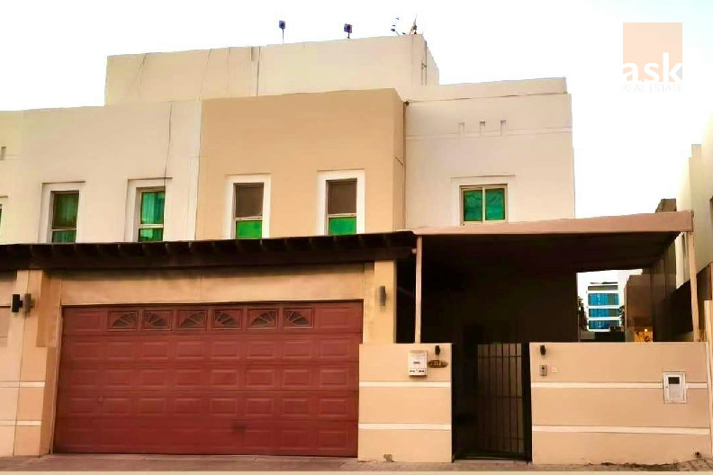 للبيع فيلا فاخرة في منطقة سار  – Slide 1