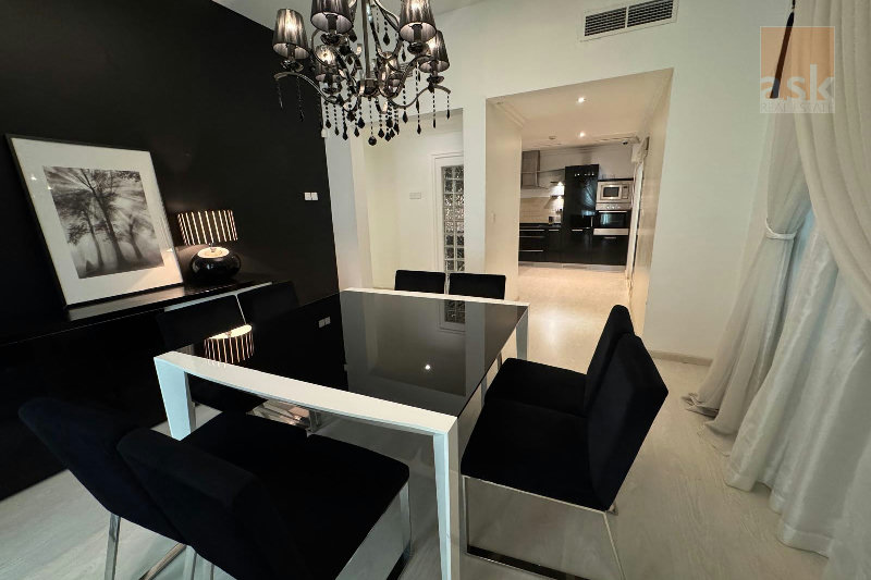 للبيع فيلا فاخرة في منطقة سار  – Slide 2