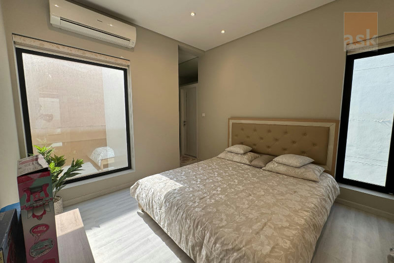 للبيع فيلا فاخرة في منطقة سار  – Slide 4