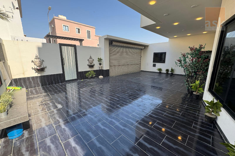 للبيع فيلا فاخرة في منطقة سار  – Slide 3