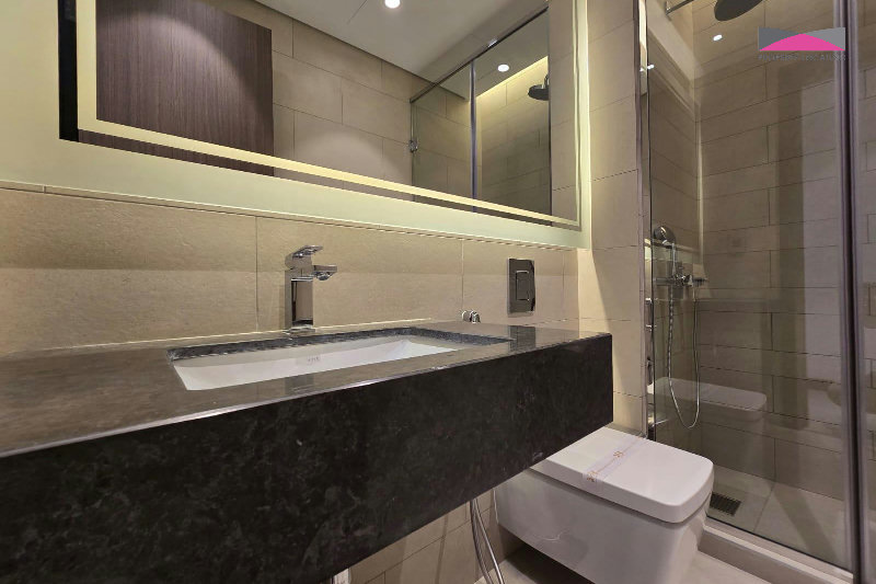 Fully Furnished | Balcony | Pool & City View β Slide 6