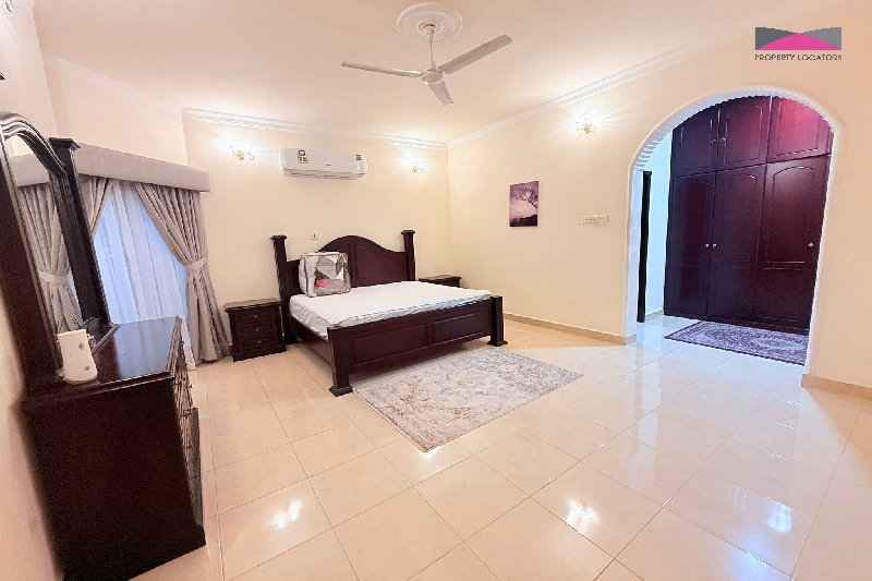 THREE HIGH FLAT l SPACIOUS l CLOSED KITCHEN β Slide 6