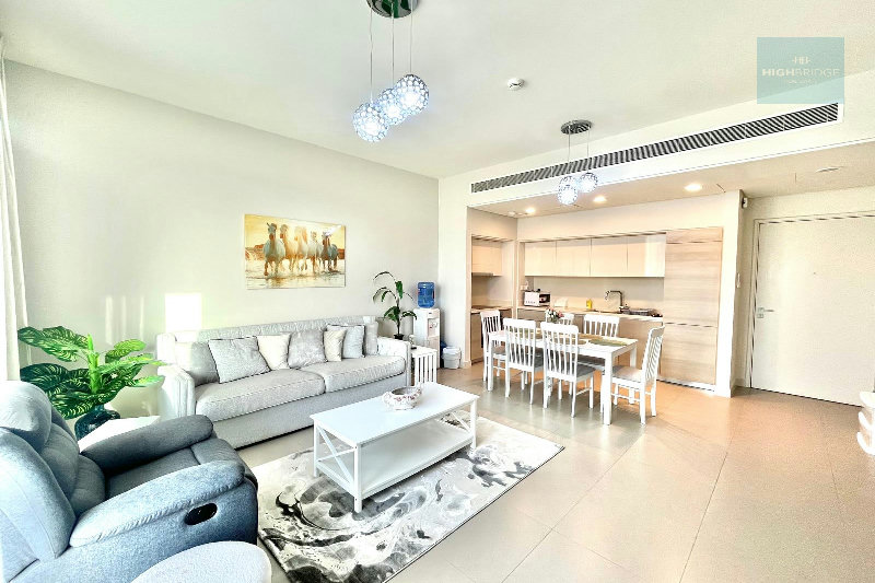 Modern Apartment w/ Direct Beach Access Near Mall – Slide 4