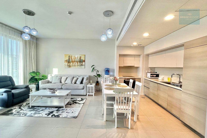 Modern Apartment w/ Direct Beach Access Near Mall – Slide 5