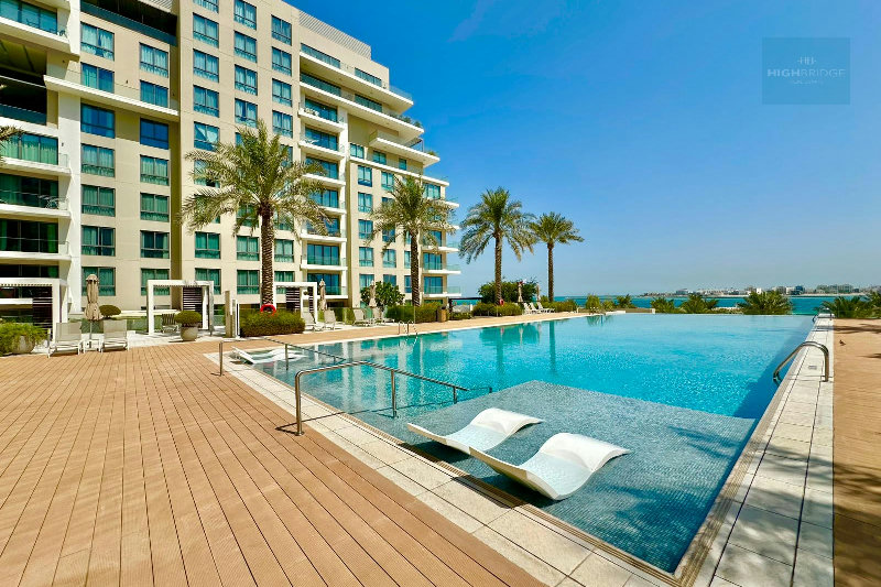 Modern Apartment w/ Direct Beach Access Near Mall – Slide 10