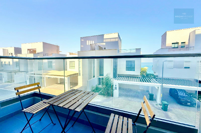 Freehold I New I Ready To Move I Spacious – Slide 4