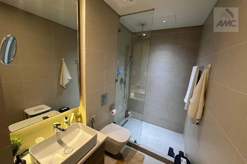 Brand New / Well Maintained / – Slide 4