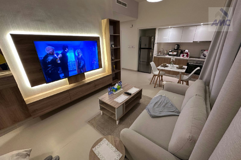 Brand New / Well Maintained / – Slide 7