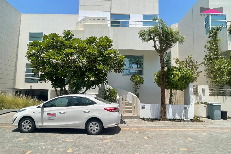 LUXURIOUS VILLA | CLOSE TO SALMANIYA | POOL- GYM – Slide 1