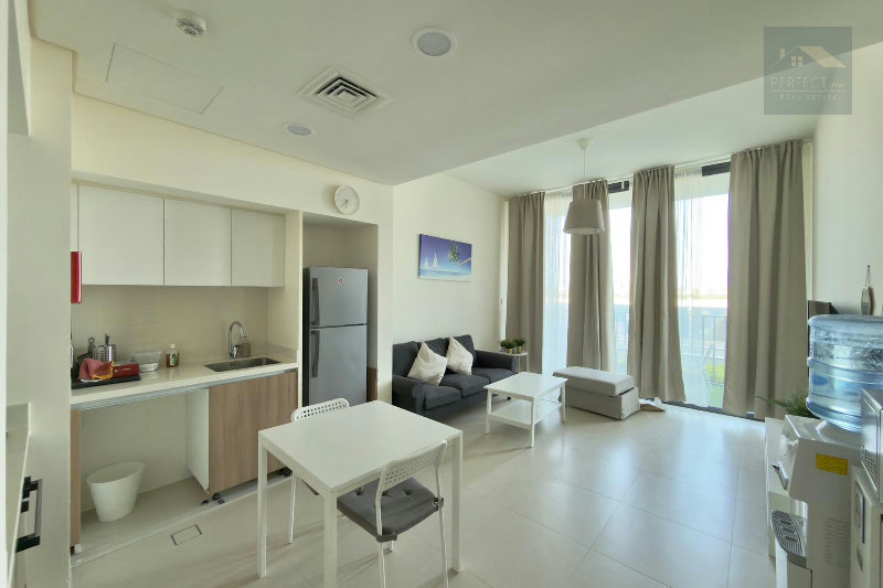 FREEHOLD | LUXURIOUS | BEACH ACCESS | CLOSE TO MALL – Slide 2