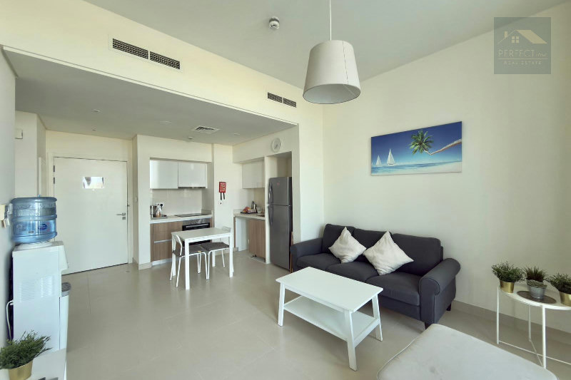 FREEHOLD | LUXURIOUS | BEACH ACCESS | CLOSE TO MALL – Slide 4