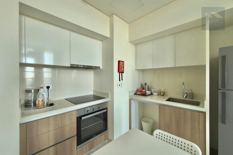 FREEHOLD | LUXURIOUS | BEACH ACCESS | CLOSE TO MALL – Slide 7