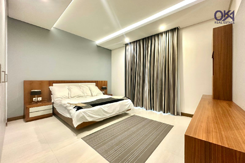 BEST OFFER / MODERN / PRIME LOCATION – Slide 7