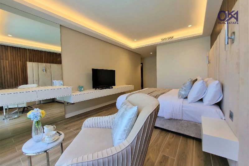 SEA VIEW / LUXURY / TOP AMENITIES – Slide 8