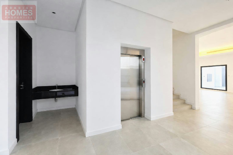 BEAUTIFUL ULTRA MODERN β ELEVATOR β PRIVATE POOL - NEAR ST.CHRIS β Slide 3